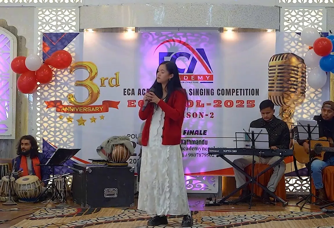 A singer at the ECA Idol Season 2 grand finale